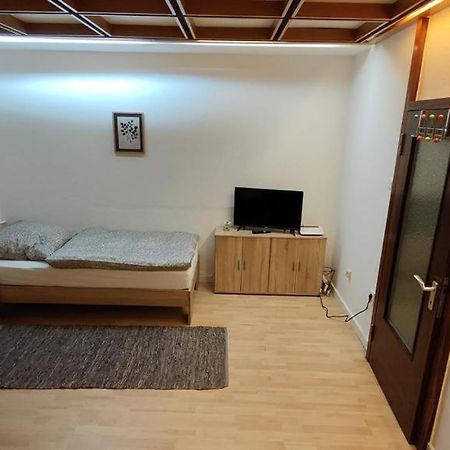 Ferienwohnung-Monteurwohnung Berta, 3 Personen In Kleve, Zentrale Lage Kleef Buitenkant foto