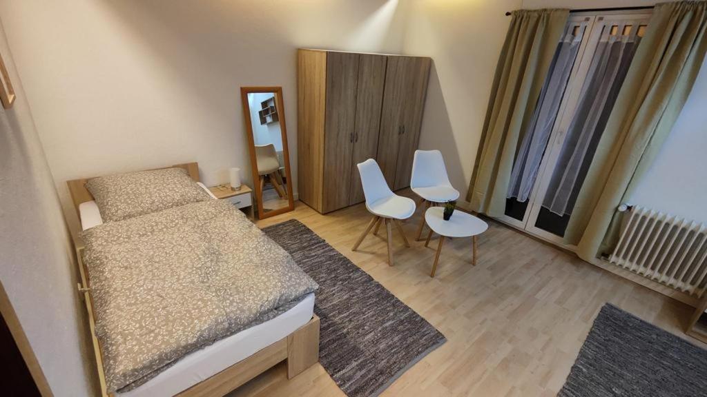 Ferienwohnung-Monteurwohnung Berta, 3 Personen In Kleve, Zentrale Lage Kleef Buitenkant foto